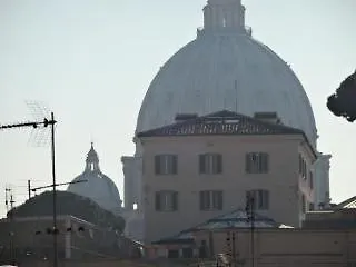 Sylvia Stylish Vatican *